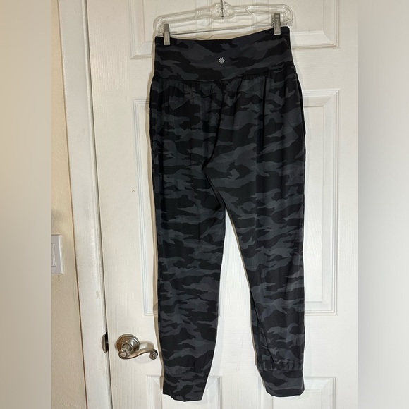 Athleta Camo Salutation Jogger Grey Sz M athletic Yoga Sport - Picture 4 of 6